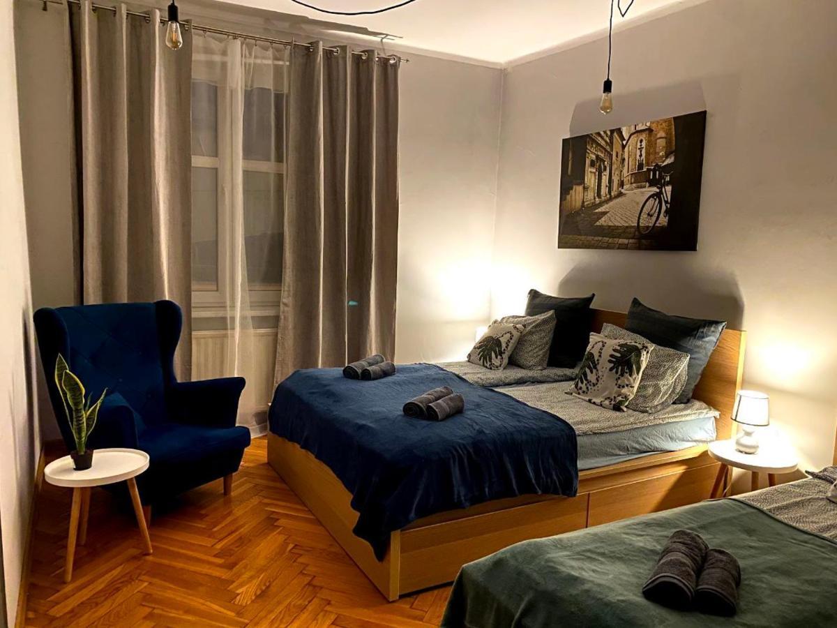 Lares And Penates Apartment