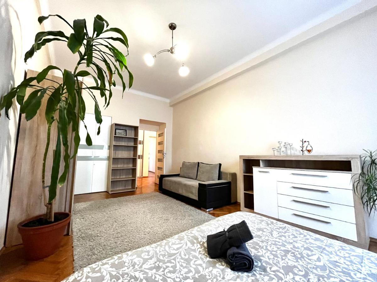 Apartamento Charming Spacious *