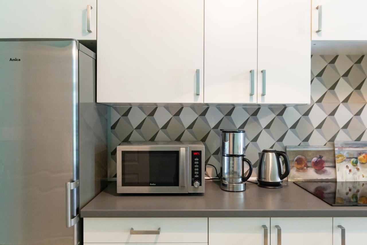 Spacious, & Artistic W/brand New Bathroom! Appartement