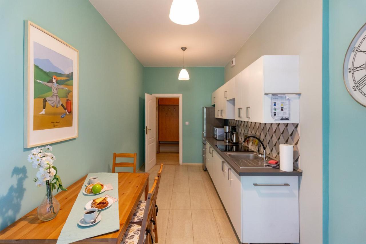 Spacious, & Artistic W/brand New Bathroom! Appartement