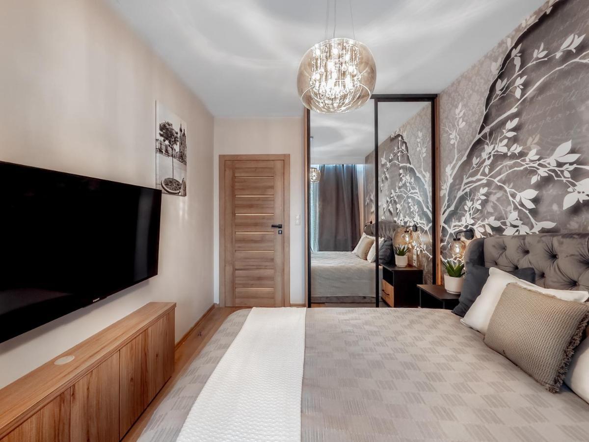 Z Duzym Tarasem W Centrum Krakowa Apartament *