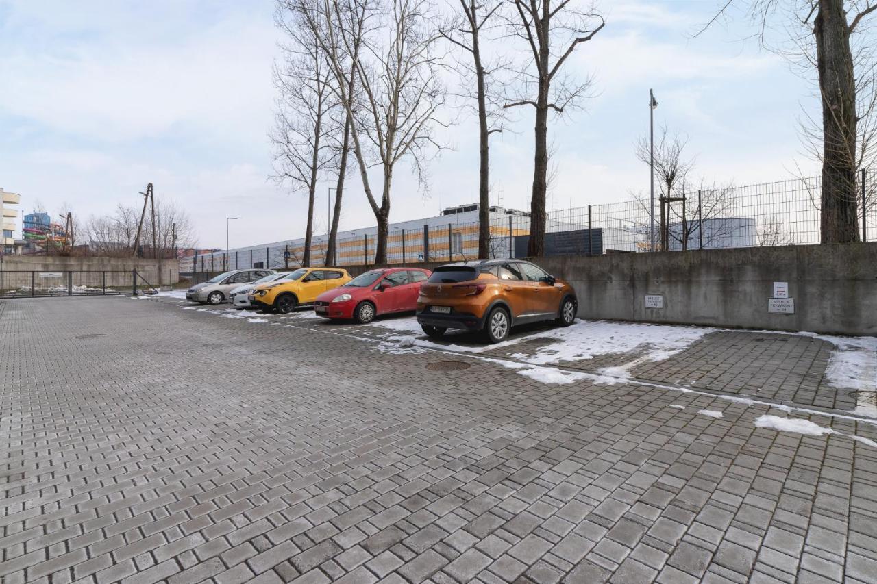 Dobrego Pasterza With Balcony Cracow By Renters Appartement *