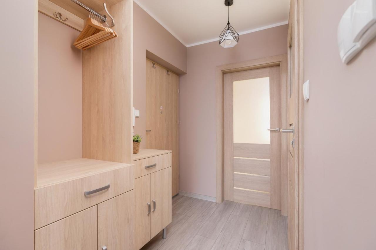 Business For Office Kolaczy By Renters Appartement