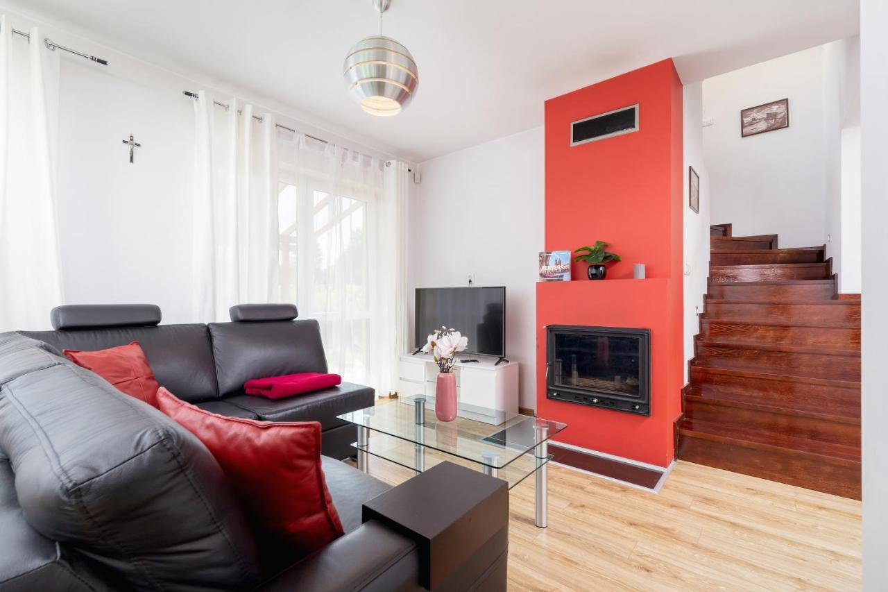 Three-bedroom House Czarnochowice By Renters Dom wakacyjny