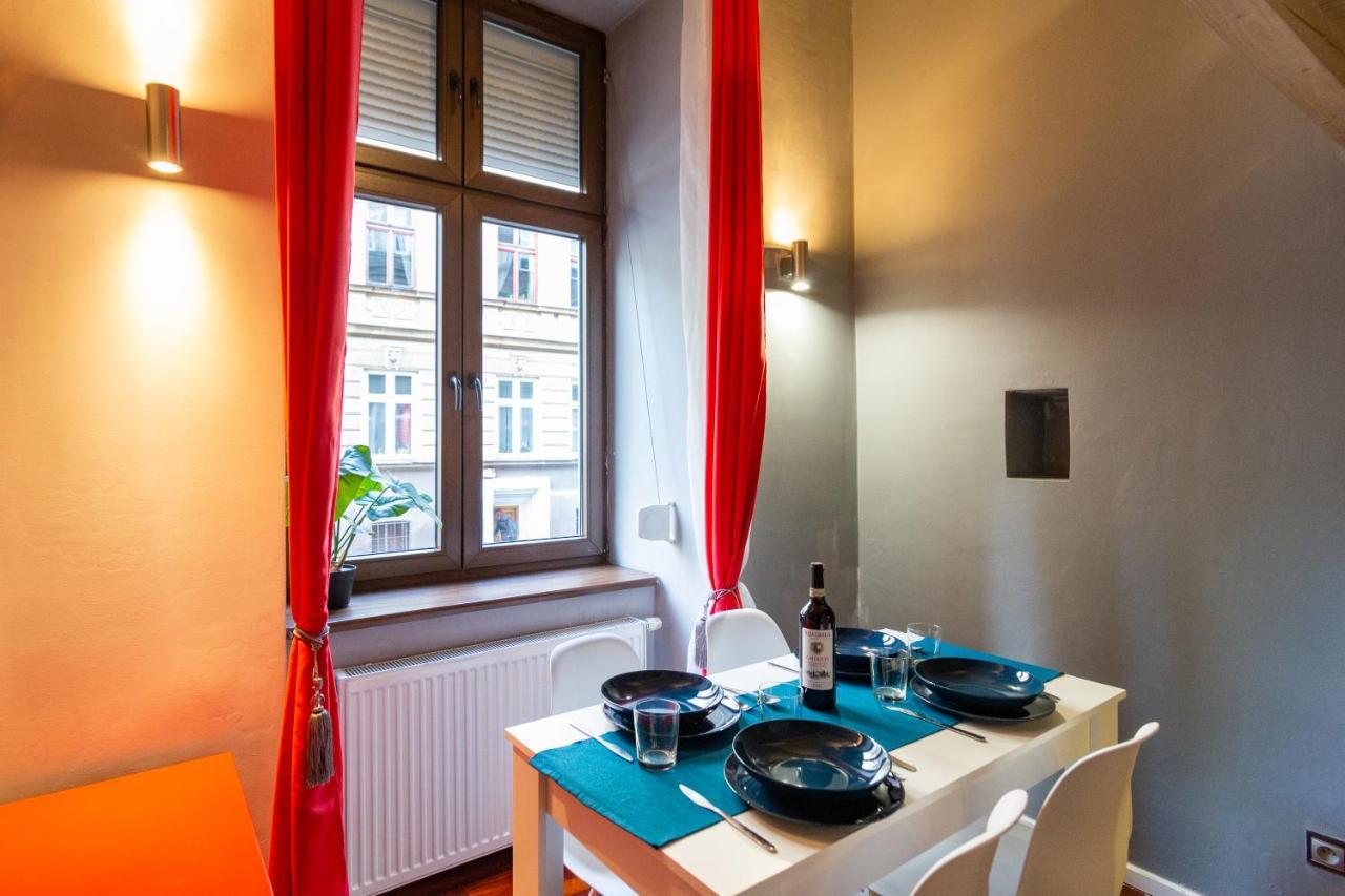 Apartment Lilly Main Train Station Old Town By The Castle