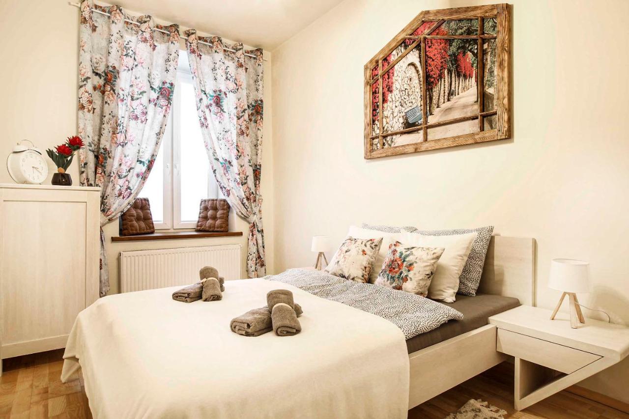 2-room With Kitchen, Heart Of Cracow Old Town Appartement