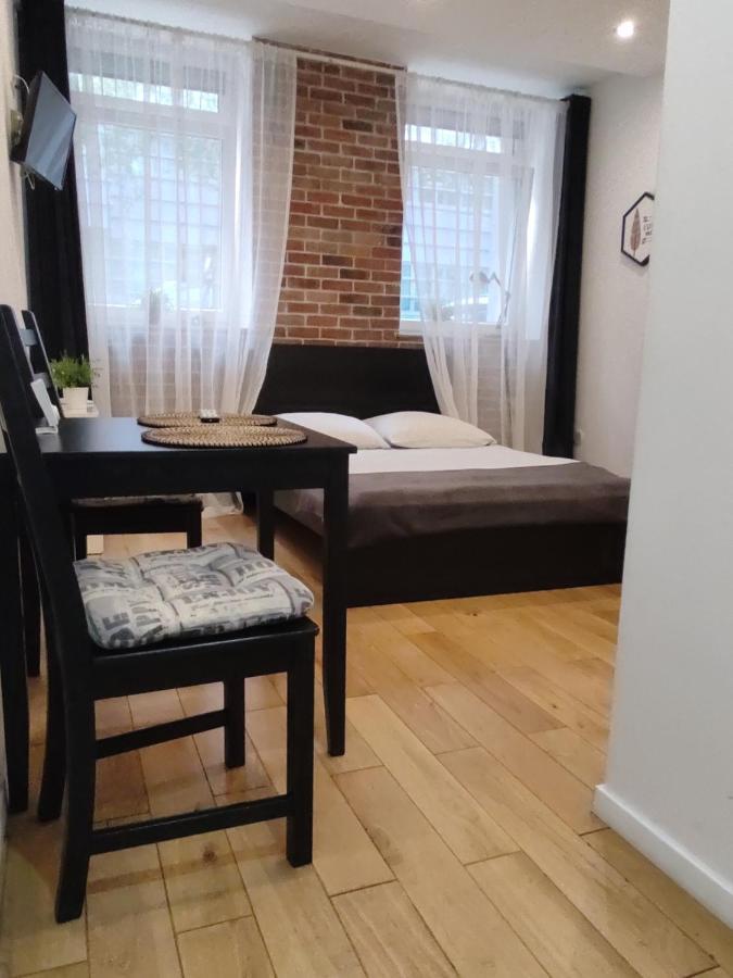 Apartment Self Check - In Topolowa Ideal Location Next To Main Rail, 10 Min To Main Square By Foot