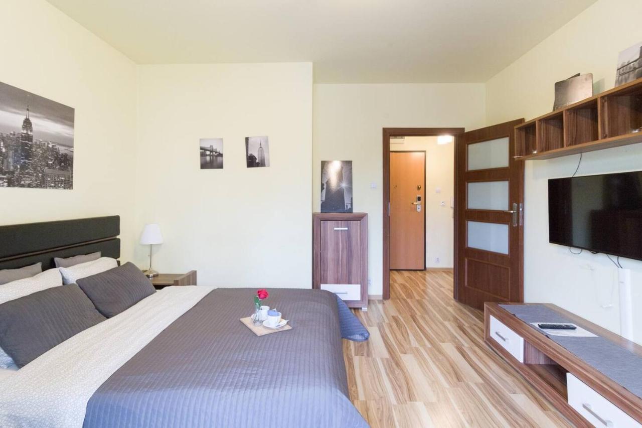 Przytulny Z Parkingiem Blisko Tauron Areny Apartament