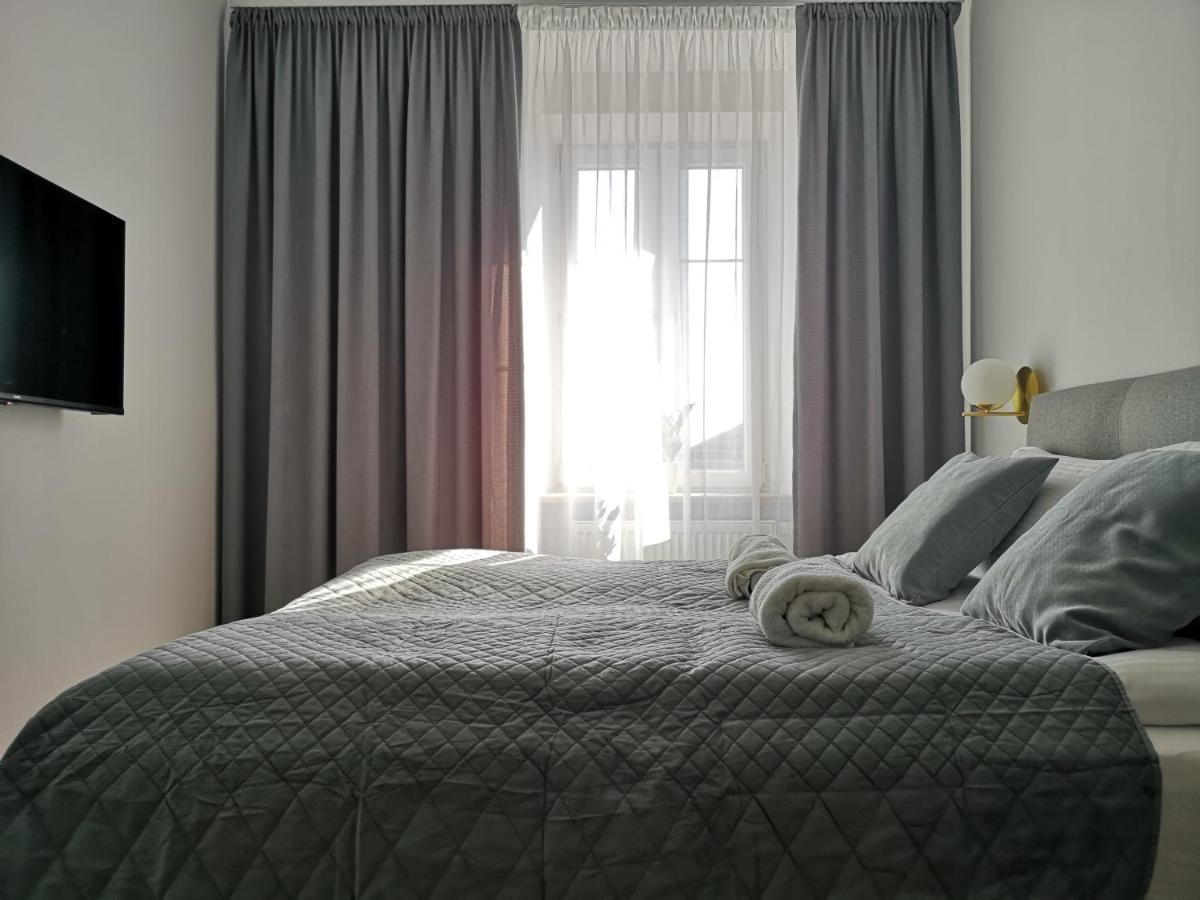 Unique Style Old Town - 25 Min From The Airport - By Homelike *