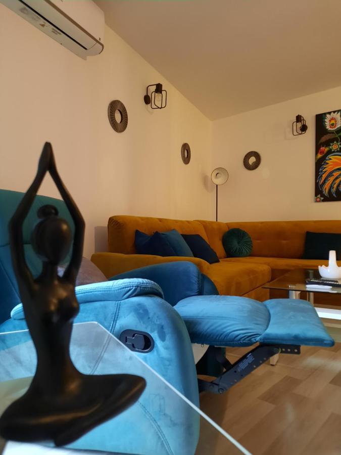 Apartment Exclusive Art