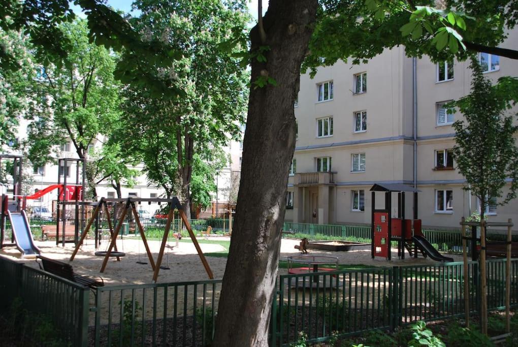 The Soul Of Nowa Huta - Free Garage Apartament