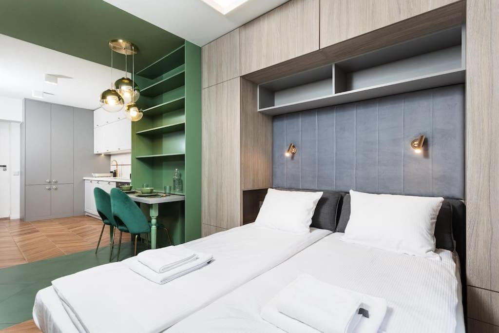 Apartment Verdant Oasis - Old Town - By Upstairs *