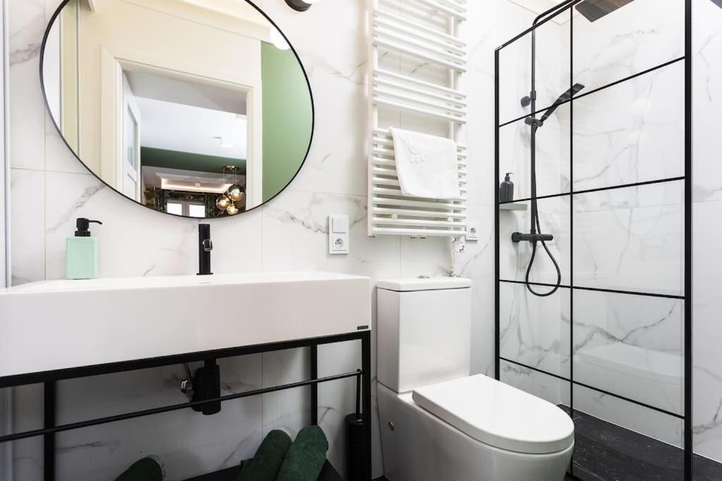 Apartment Verdant Oasis - Old Town - By Upstairs Krakau