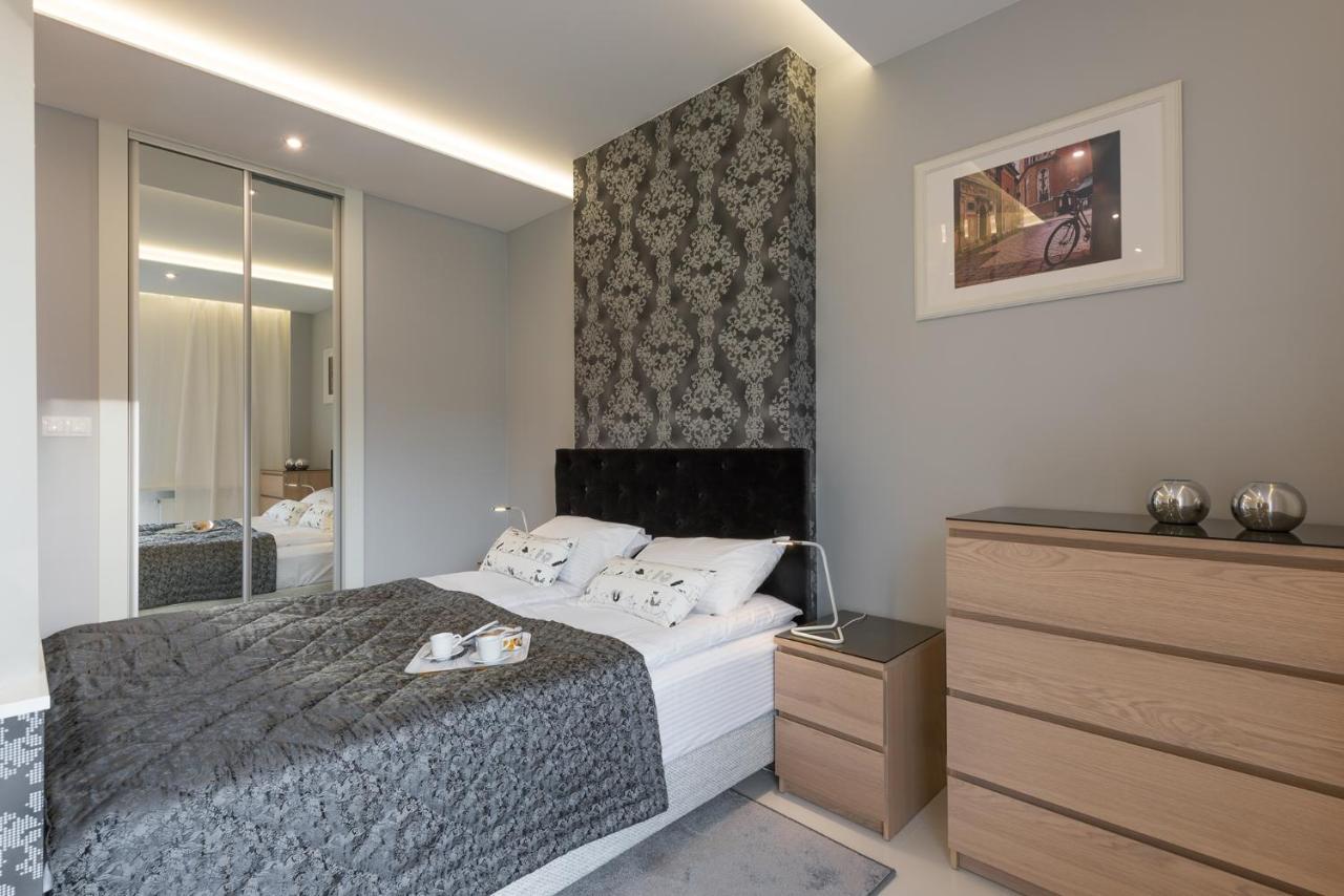 White Pearl Apartment