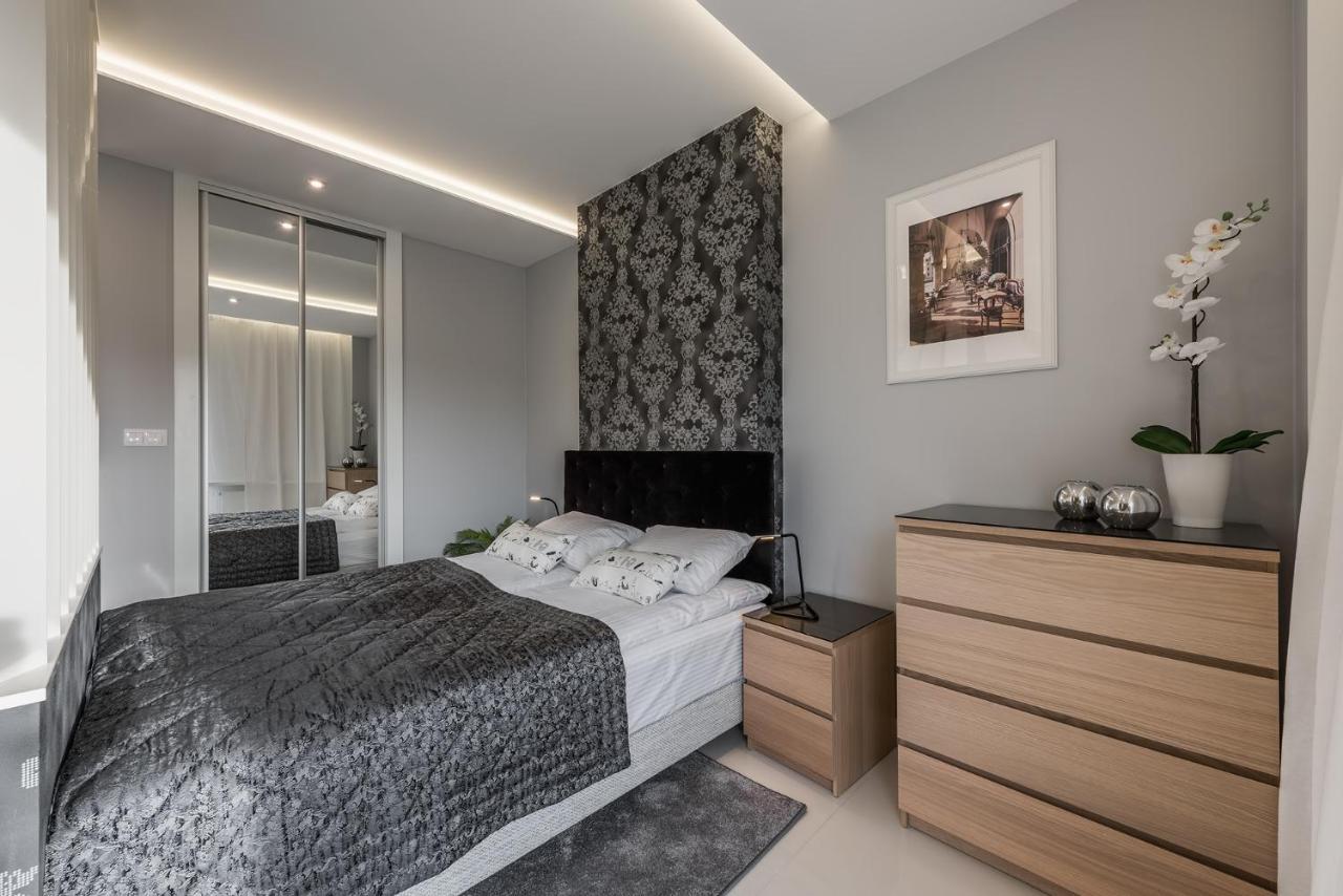 White Pearl Apartment *