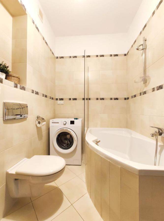 Apartment Kazimierza Wielkiego 84 By Homeprime *