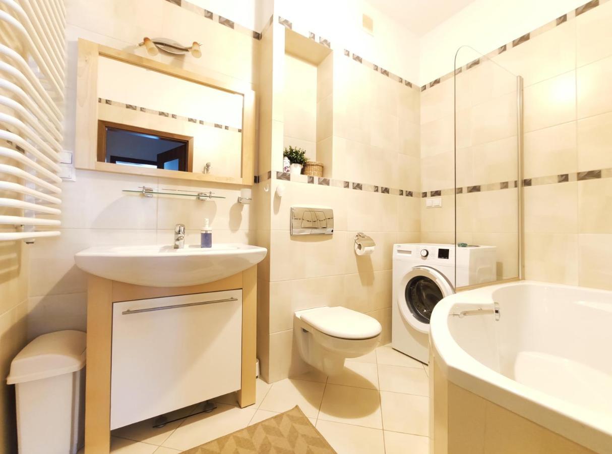 Apartment Kazimierza Wielkiego 84 By Homeprime *