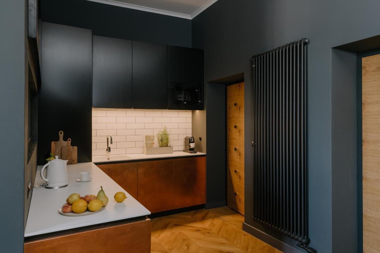 Apartamento Goldfinger 3-bed Unique In The Heart Of Podgorze Cracóvia