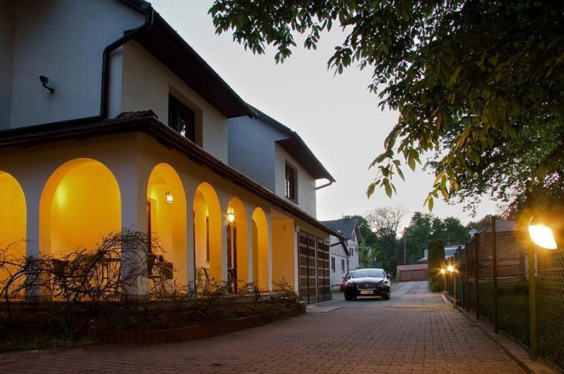 4.couples&4.friends Bed & Breakfast