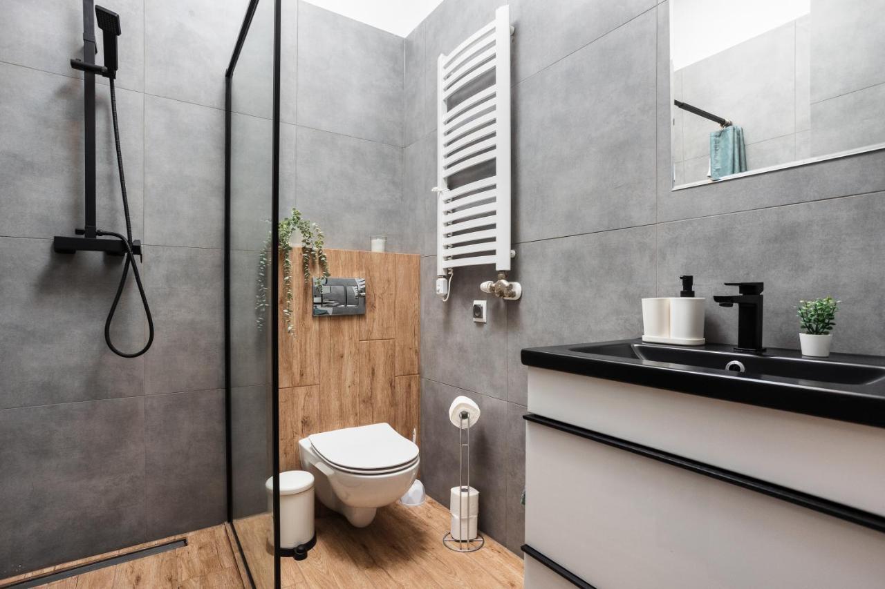 Apartament Bosacka X 1' Main Train & Bus Station - By Upstairs