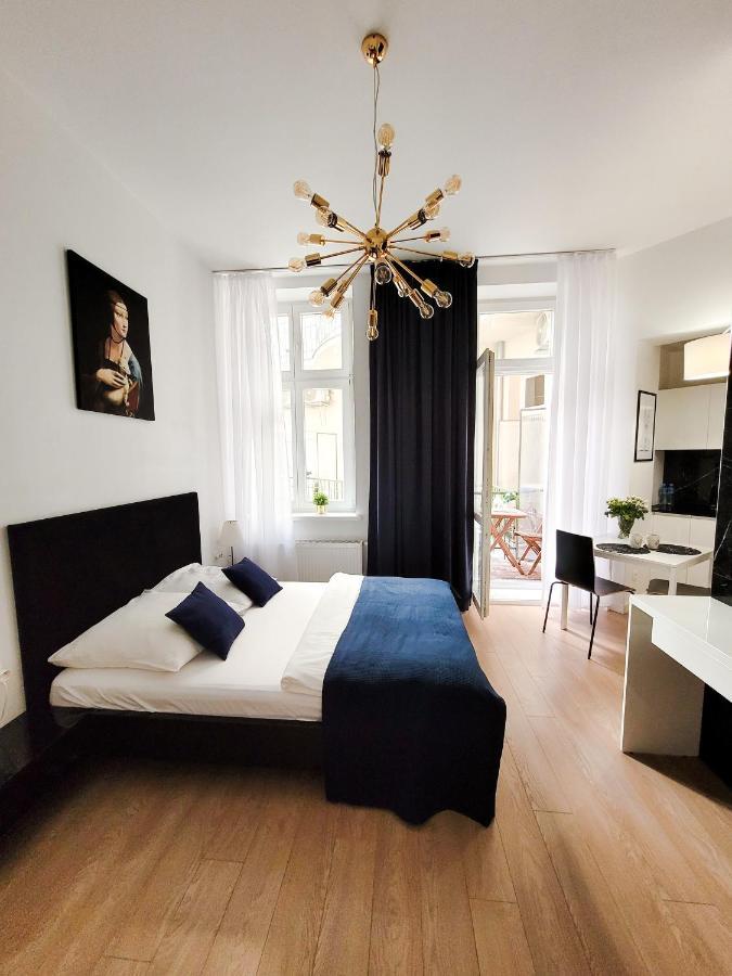 Marmurowy Krakow, Stare