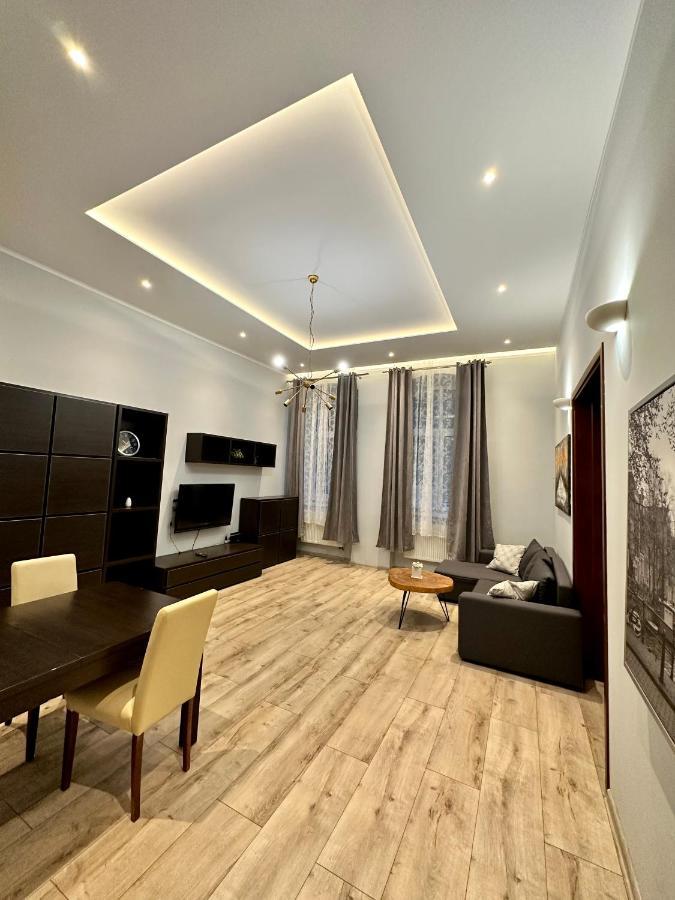 Apartment 7 Steps To Castle *