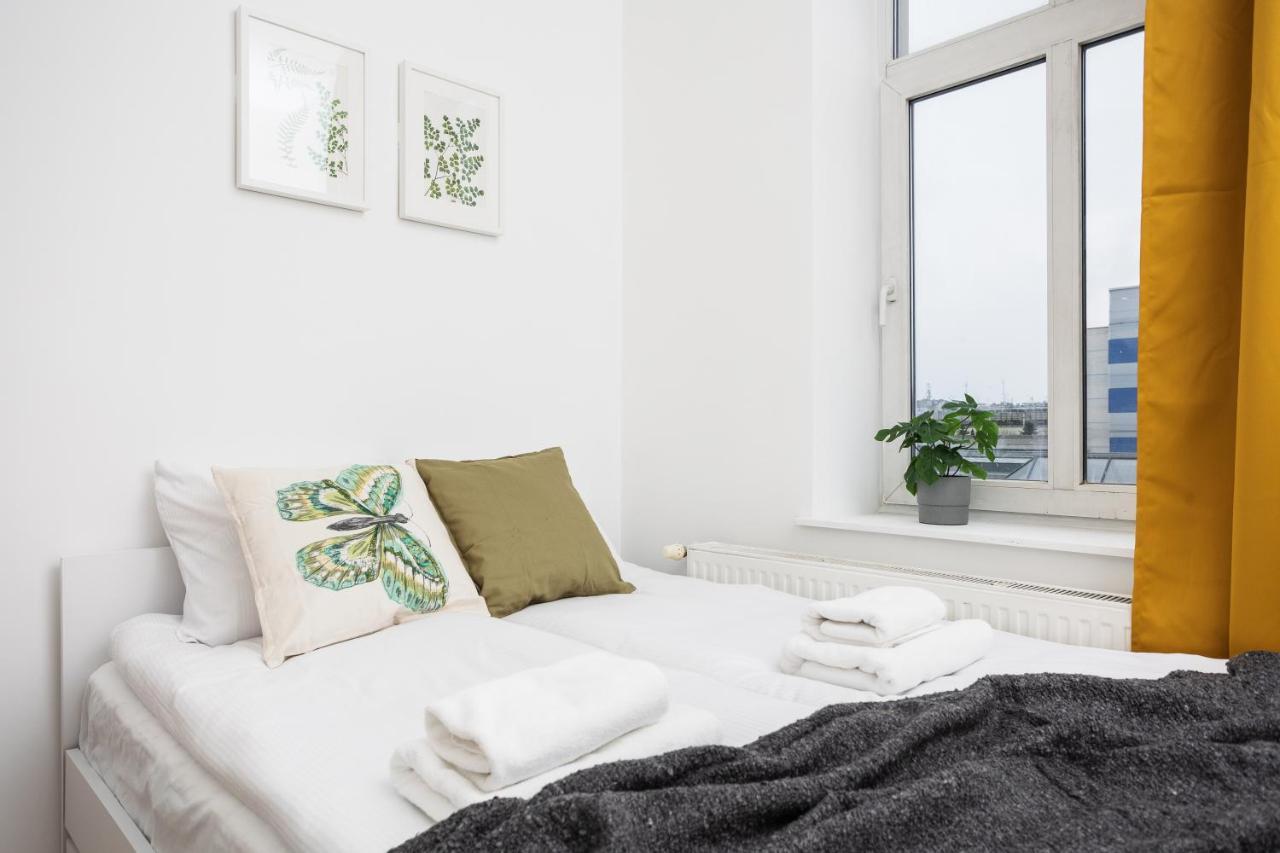 Bosacka X 1' Main Train & Bus Station - By Upstairs Apartament *
