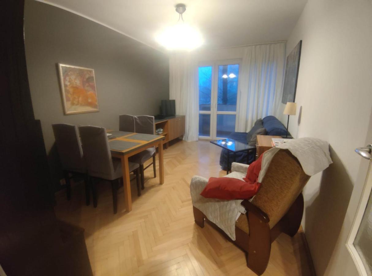 Apartament U Cioci Lutki Urocze Mieszkanie Z Balkonem