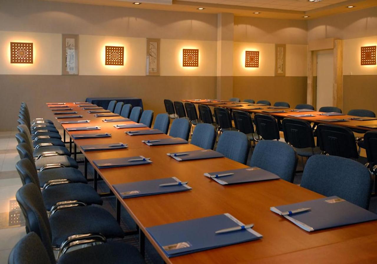 Booking Crown Piast & Spa Hotel