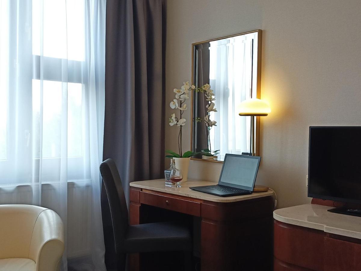 Hotel Booking Crown Piast & Spa 5*