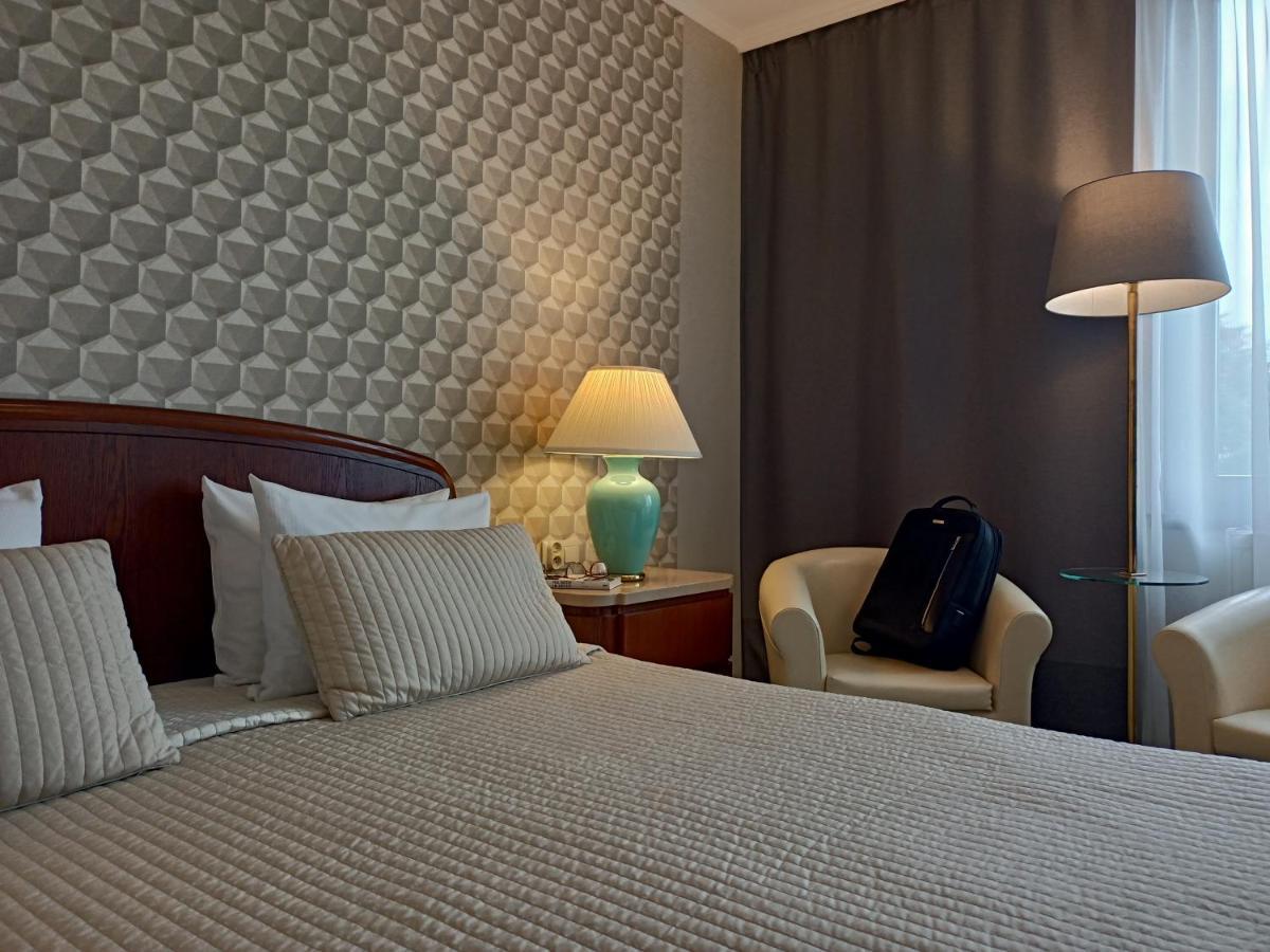 Hotel Booking Crown Piast & Spa 5*