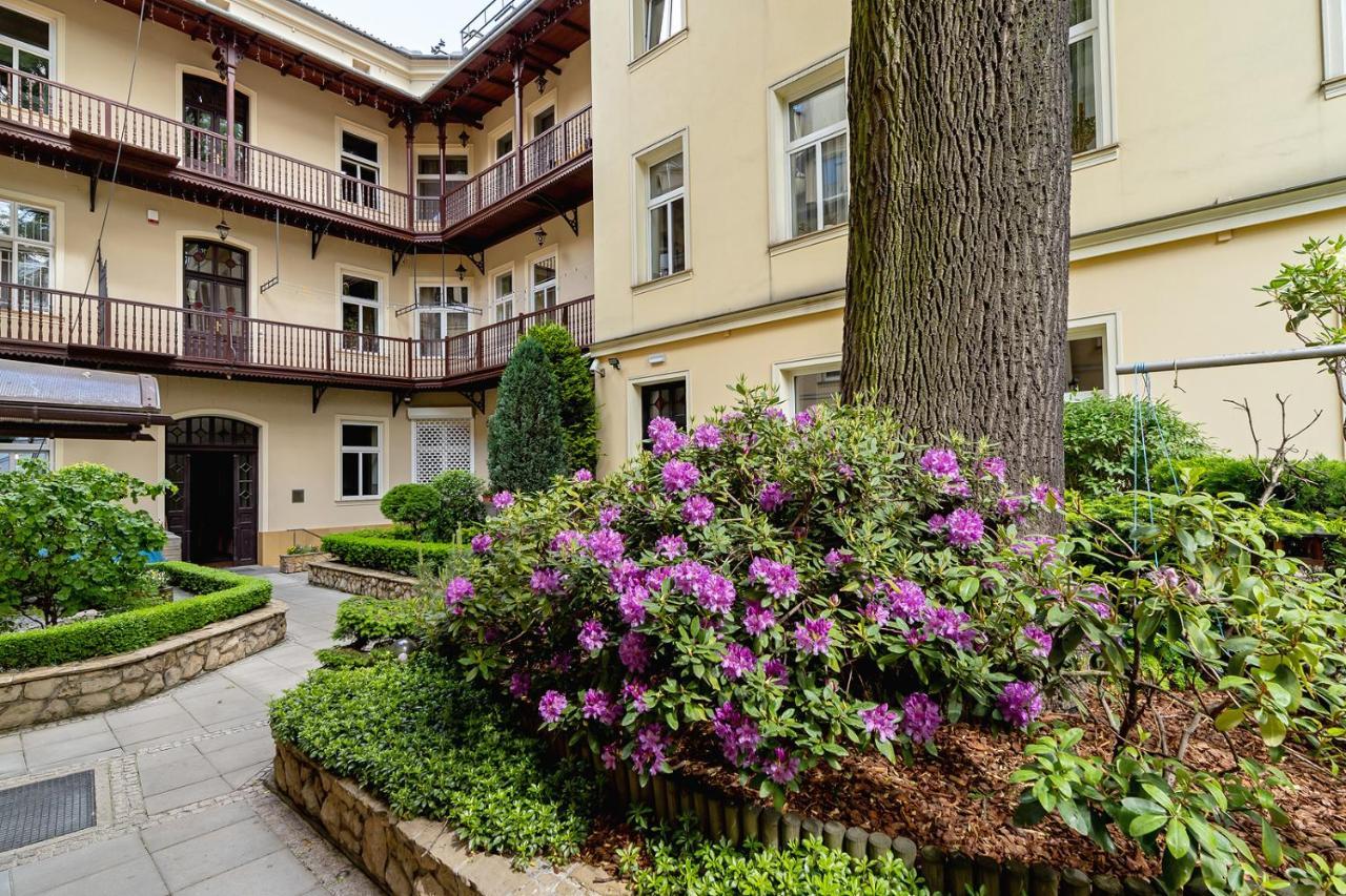 Elegant 2* Krakow