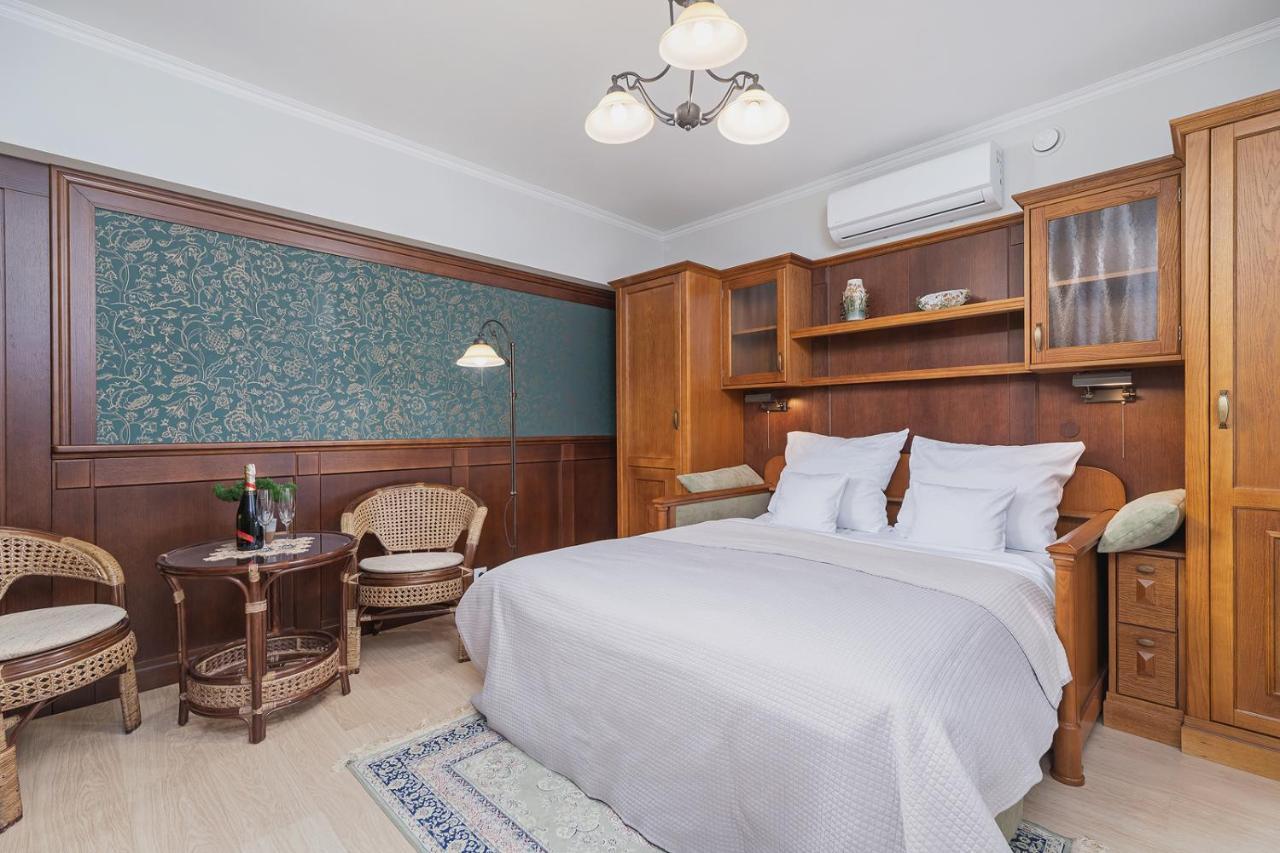 Aparthotel Elegant 2*