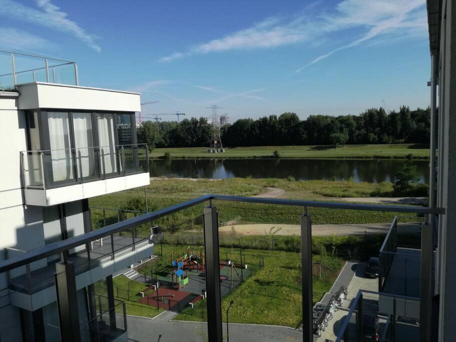 White And Bright With Riverside View And Parking * Krakow