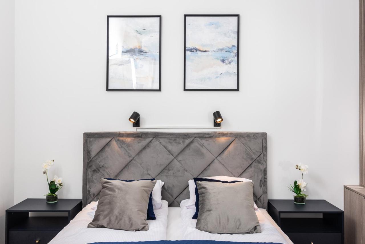 Premium Splendid Old Town - By Upstairs Apartment *