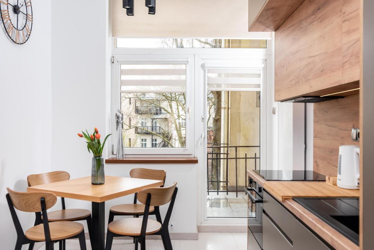 Premium Splendid Old Town - By Upstairs Apartment *