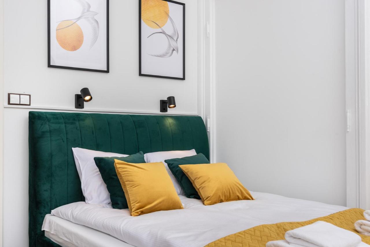 Apartment Premium Splendid Old Town - By Upstairs *