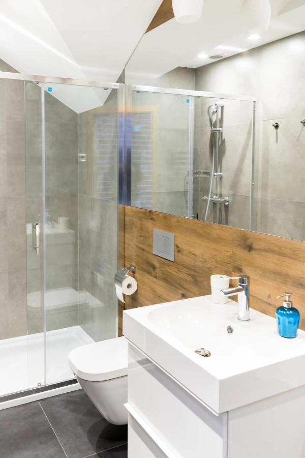 Neo Unique & Bright Apartments, Free Parking, 15min Old Town & Kazimierz - By Homelike Kraków