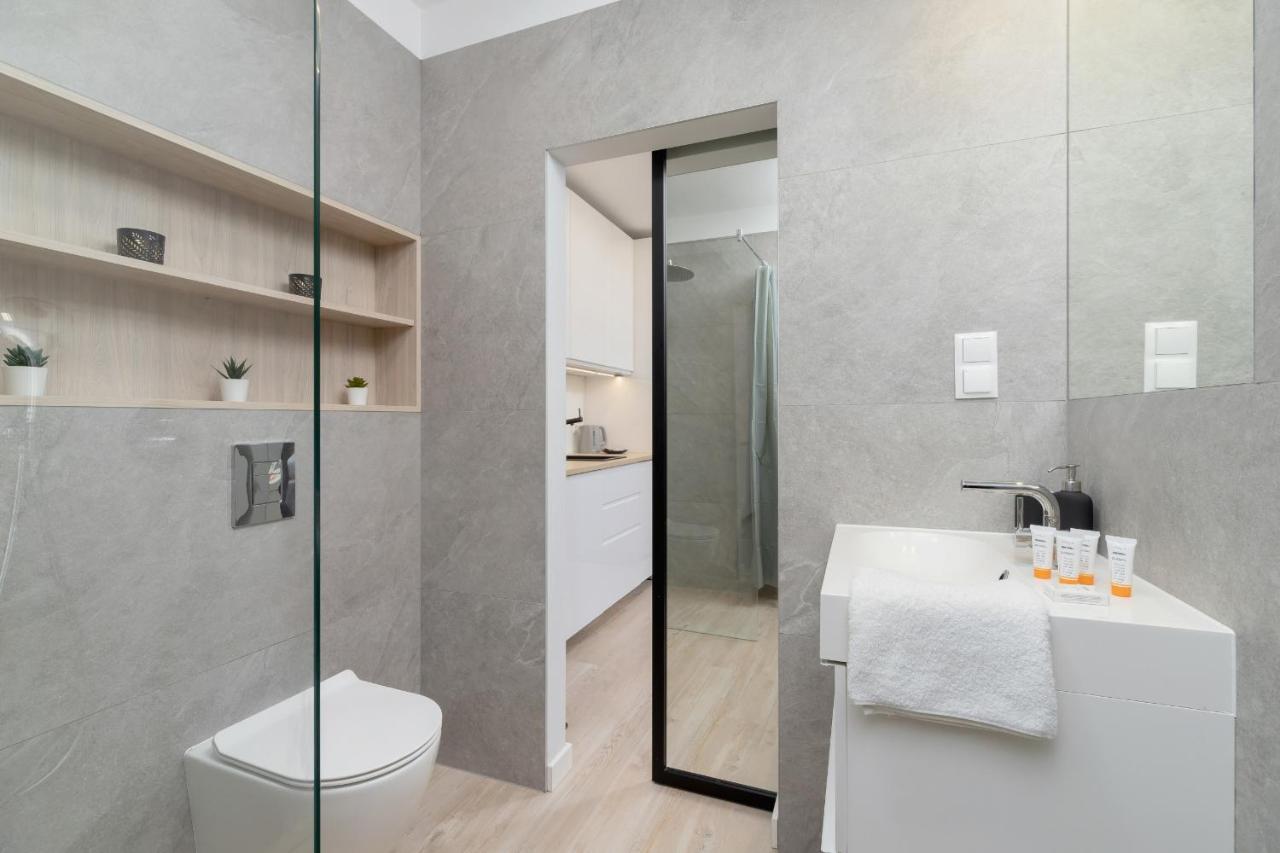 Deluxe With Parking Kacik 10 By Renters Apartment Krakow