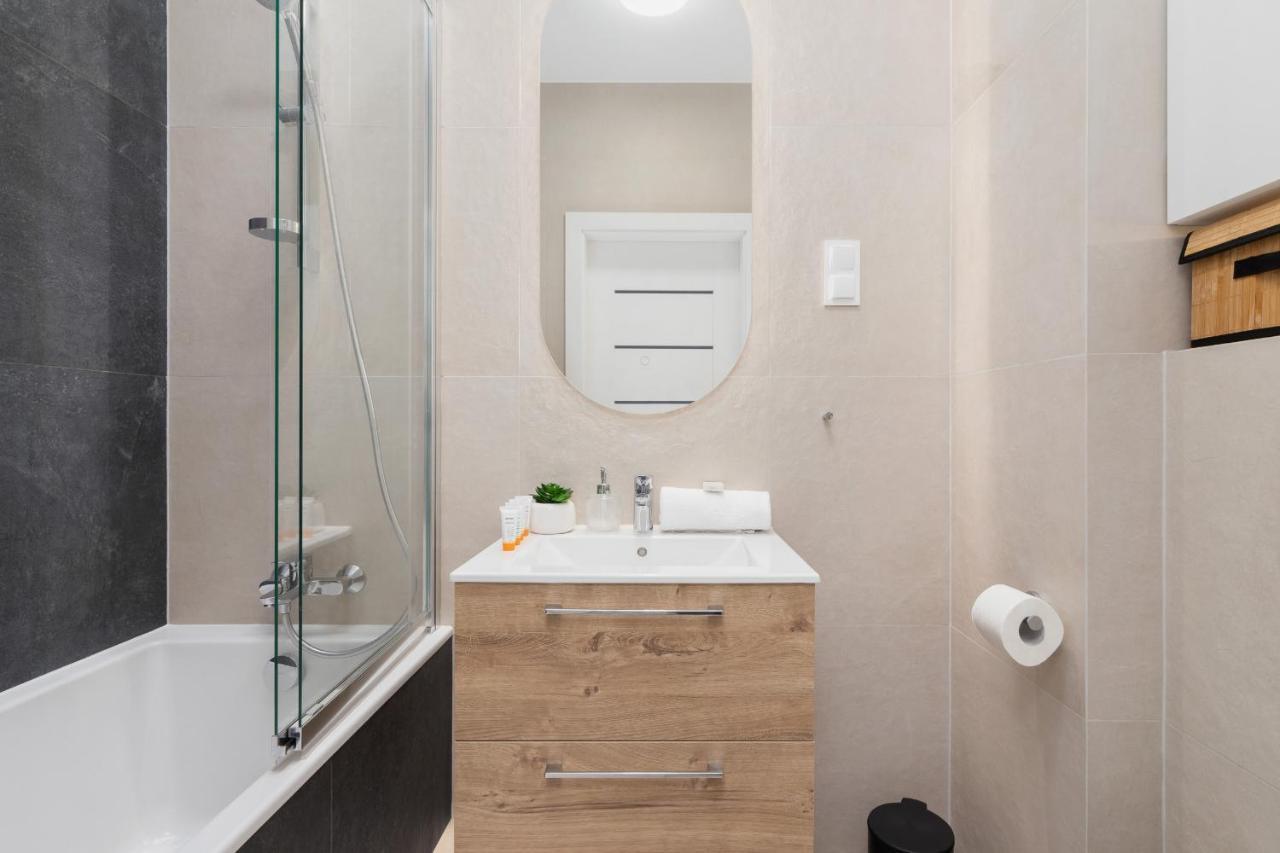 Appartement Casa Feliz Zablocie For 4 Guests Cracow By Renters