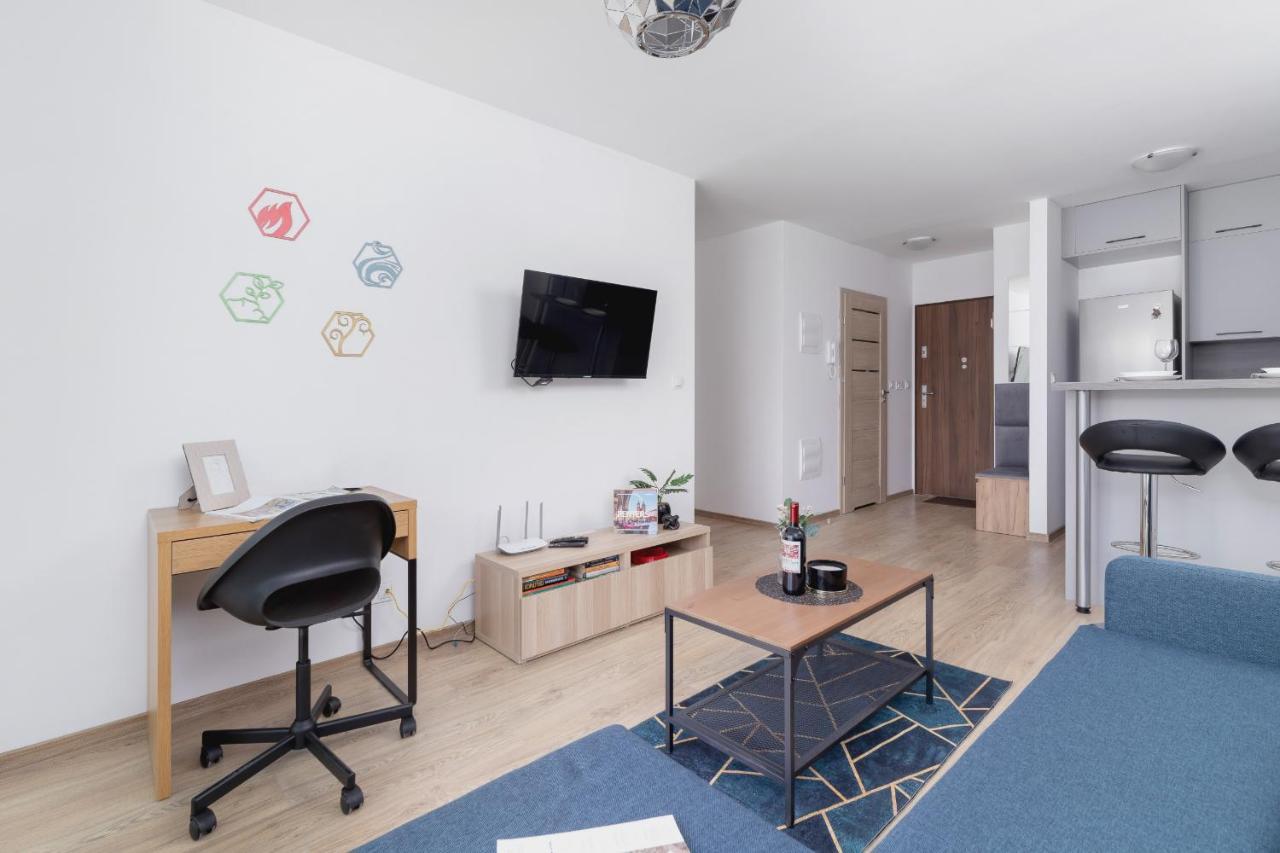 Family With Parking & Terrace By Renters Krakau