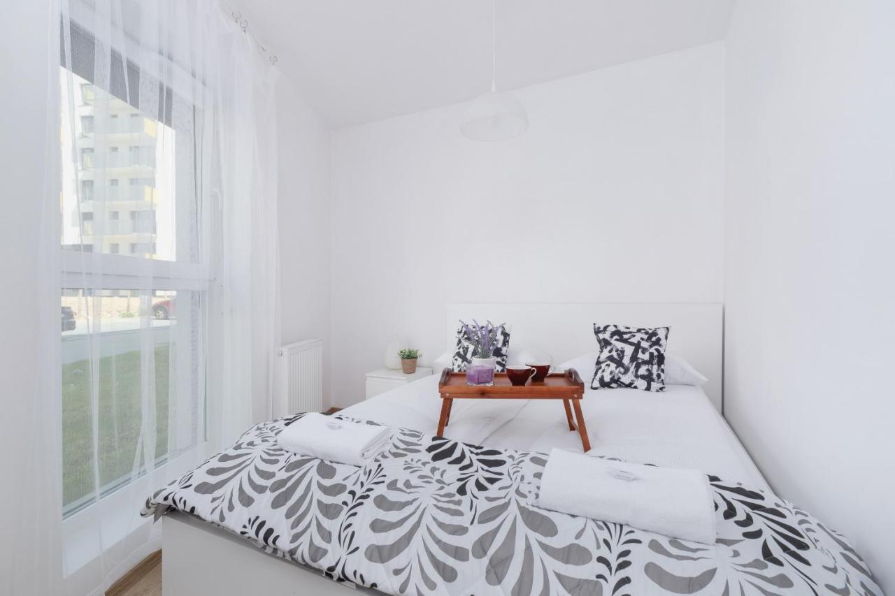 Family With Parking & Terrace By Renters Krakau
