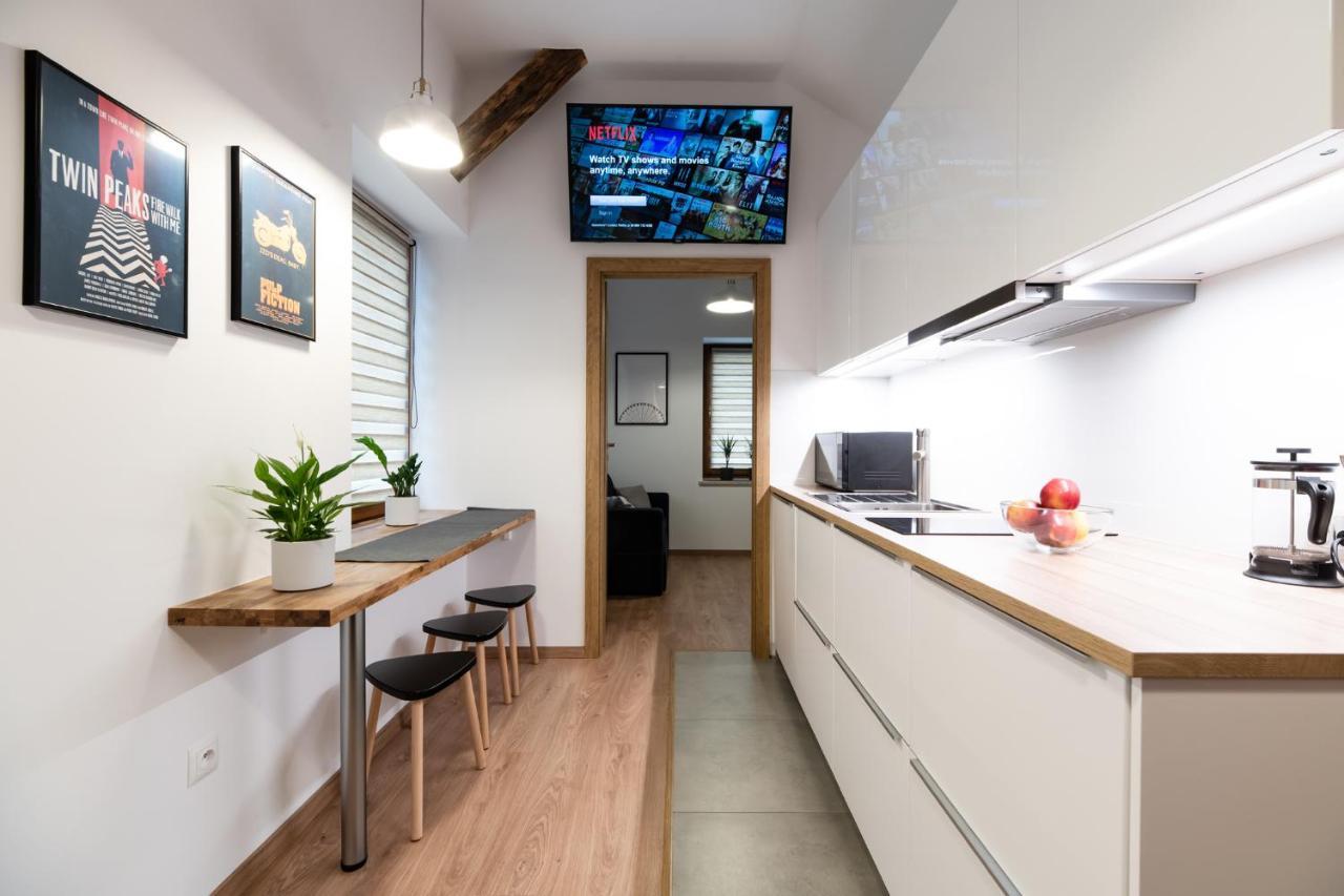 Neo Unique & Bright Apartments, Free Parking, 15min Old Town & Kazimierz - By Homelike Apartament Kraków