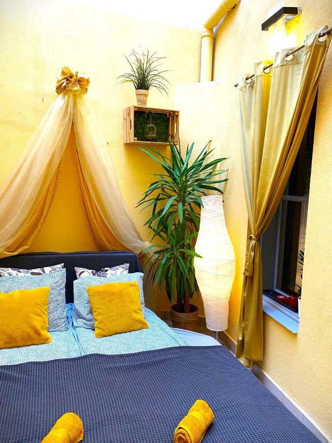 Lares And Penates Apartment *