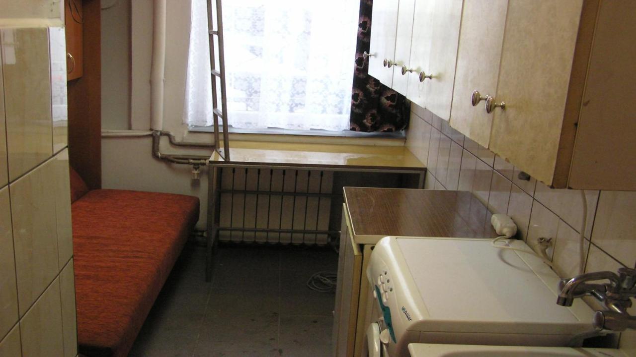 Apartment P3b Klimatyzacja ,netflix Kawalerka Mala Halczyna 9-2 Centrum 5 Przystankow Parkowanie Bezplatne Krakow