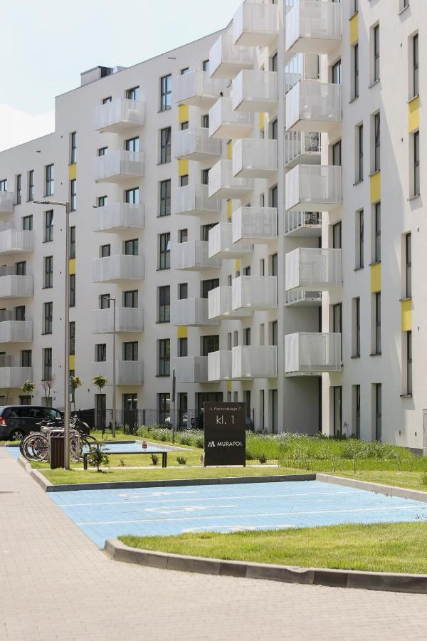 Family With Parking & Terrace By Renters Appartement Krakau