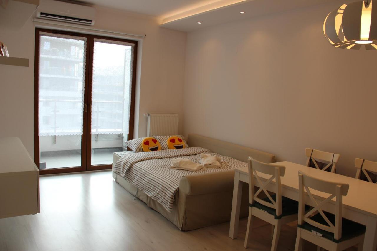 3 Aircon With Free Parking, Balcony Walking Distance Old Town Apartment *