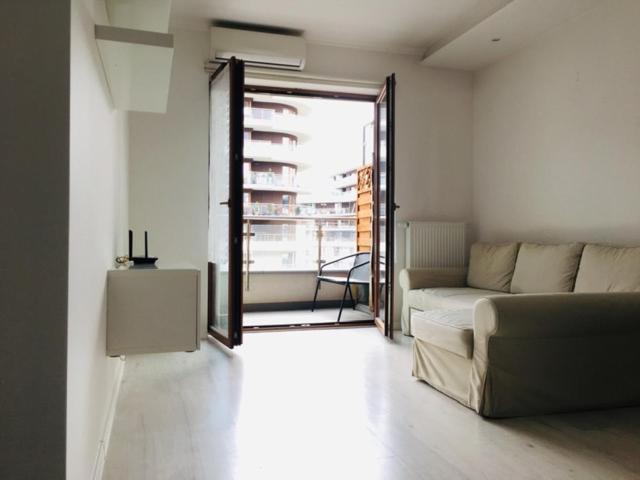 3 Aircon With Free Parking, Balcony Walking Distance Old Town Krakow