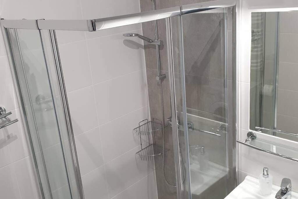 Wygodny Niedaleko Centrum, Free Parking Apartment *