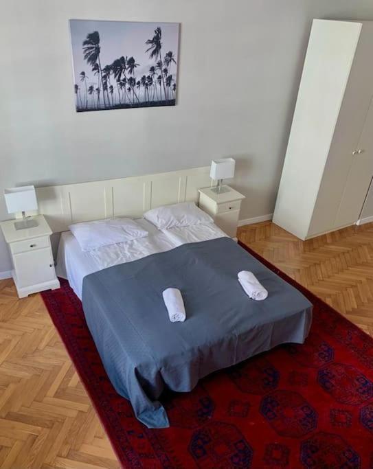 Apartment Florianska Grand 2 *